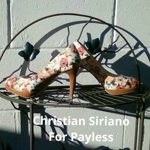 Platform floral print cloth pump, wood heels